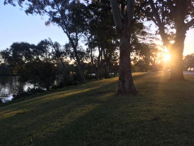 Parkview Brisbane Hotel Bagian luar foto